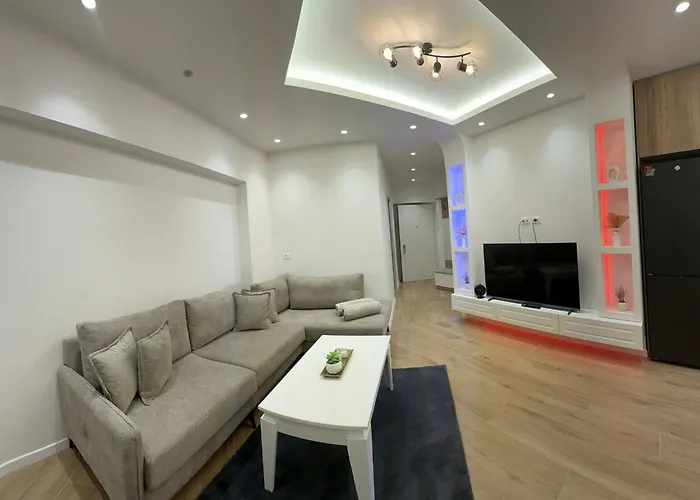 Villa Hajdi Q & U